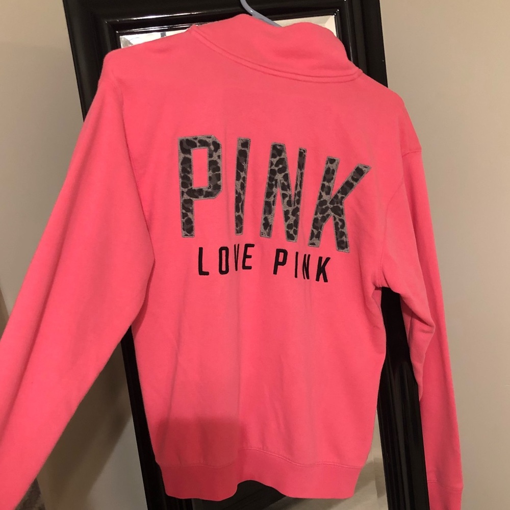 VS pink hoodie!!